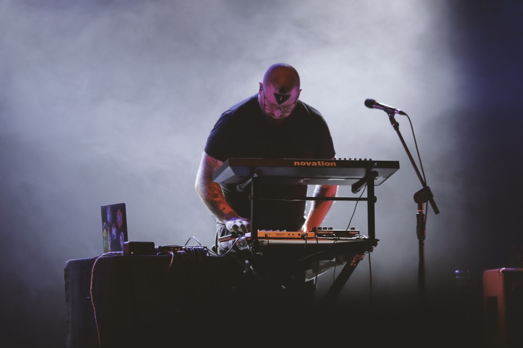 AMNECIAM LANZÓ SU NUEVO EP:&nbsp;CLARIVIDENCIA