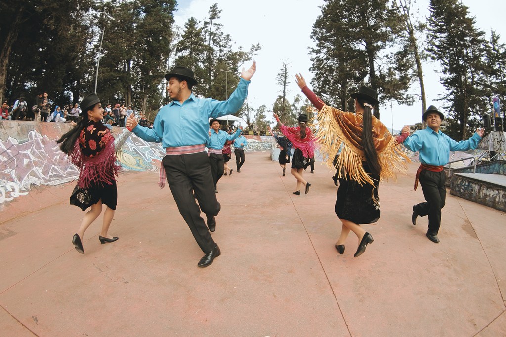 ARTE AL PARQUE – RAÍCES DE&nbsp;RUMIÑAHUI